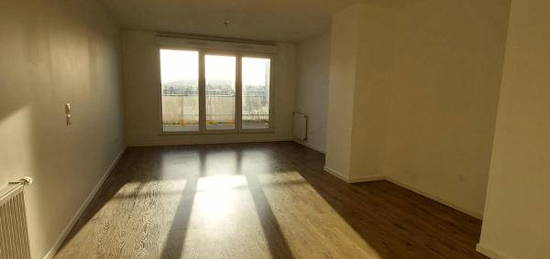 Grand studio spacieux de 38m²