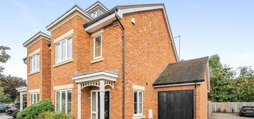 4 bedroom semi-detached house for sale