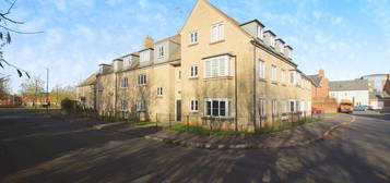 Flat to rent in Redhouse Way, Gault House SN25