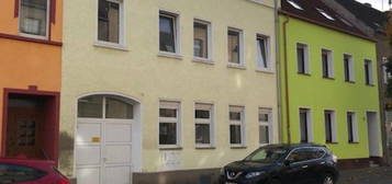 1,5 RWG im 1. OG im sanierten Altbau (Roßlau, Nähe BHF und REWE)