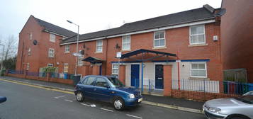 3 bed semi-detached house to rent