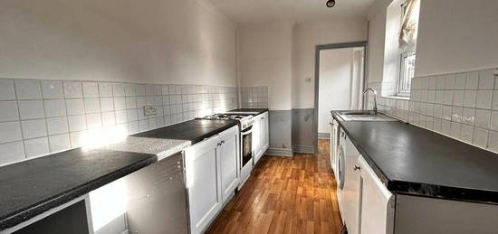 3 bedroom end of terrace house