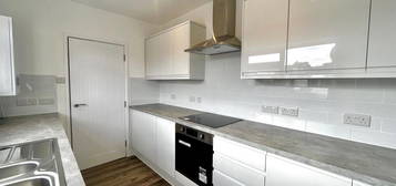 3 bed maisonette to rent