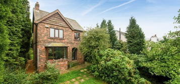 4 bedroom detached house to rent