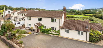 4 bed detached house for sale