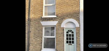 2 bedroom terraced house