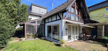 Traumhaus in idyllischer Lage: Modernes Wohnen in Rösrath-Durbusch!