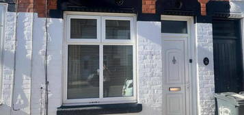 2 bedroom terraced house to rent