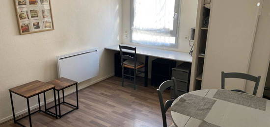 Location studio meublé 19m2 Lyon 7