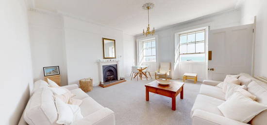 Flat to rent in Lewes Crescent, Kemptown, Brighton BN2