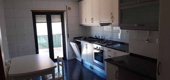 Alugo apartamento T2 em Mafra