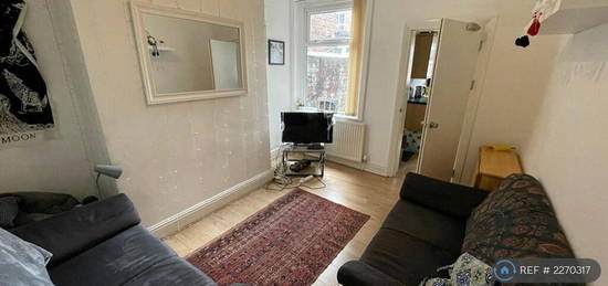 4 bedroom terraced house