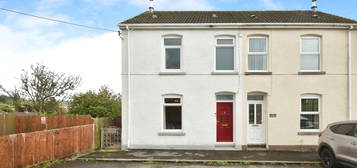 3 bed semi-detached house for sale