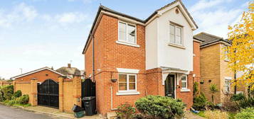 4 bedroom detached house