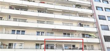 Große 2 Zimmer Wohnung - Balkon - Aufzug - Pkw Stellplatz (+15000€)