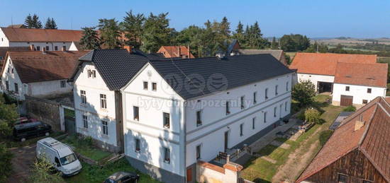 Dům, 500 m², Očihov, 439 87