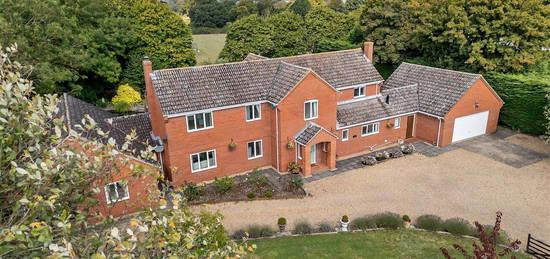 5 bed detached house for sale