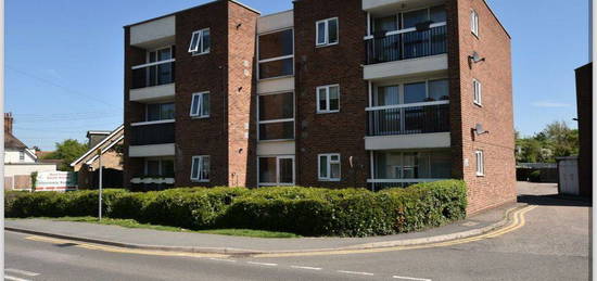 Flat to rent in The Cedars, South Woodham Ferrers, Chelmsford, Essex CM3