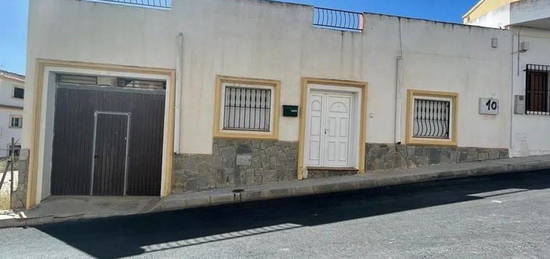 Chalet adosado en venta en calle San Roque, 10