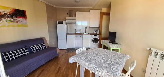 Apartamento de alquiler en Plaza Juan Carlos I, 8, Villaralbo