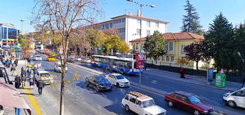 CEBECİ GÖBEKTE METRO DURAGI DİBİ CADDEDE ÖGRENCİYE UYGUN KİRALIK