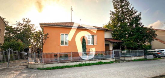 Villa unifamiliare, da ristrutturare, 110 m², Borgo Minonna, Jesi