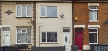 Terraced house to rent in Gadsby Street, Nuneaton CV11