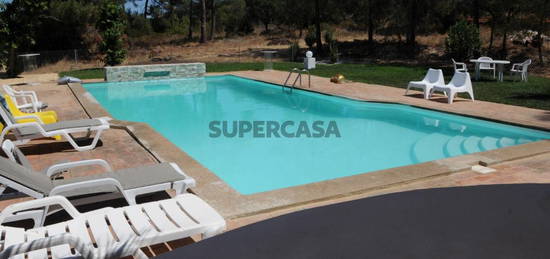 Moradia com piscina, perto de Faro