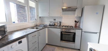 Flat to rent in Wick Road, London E9