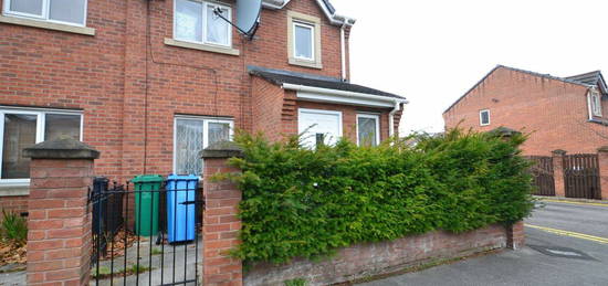 3 bed semi-detached house to rent