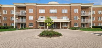 124 Day St Apt 305, Bloomingdale, IL 60108