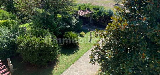 Villa bifamiliare, buono stato, 471 m², Cerreto Guidi