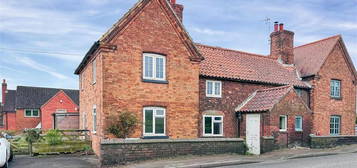 3 bedroom semi-detached house to rent