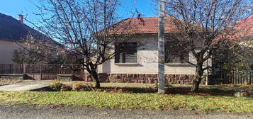 Mázán 2 szobás tégla ház garázzsal és nagy udvarral eladó!