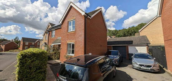 4 bedroom detached house