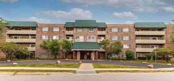 675 Grove Dr UNIT 311, Elk Grove Village, IL 60007