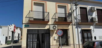 Chalet pareado en venta en calle Los Llanos, 1