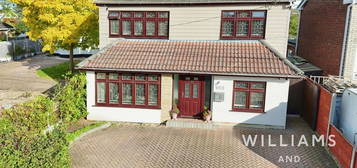 4 bed chalet for sale