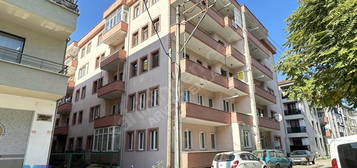 ŞEHRİN MERKEZİNDE İÇİ FULL YAPILI 2+1 SATILIK DAİRE