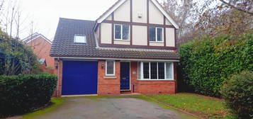 4 bed detached house to rent