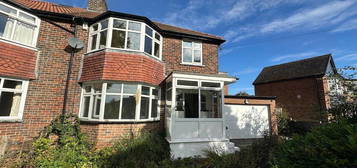 4 bedroom semi-detached house to rent