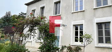 Maison  à vendre, 6 pièces, 4 chambres, 200 m²