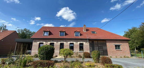 Maison type ferme au carré sur la commune de La couture