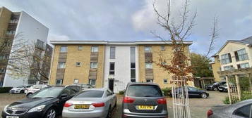 Flat to rent in Arundel Square, Maidstone ME15