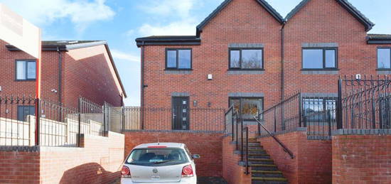 5 bedroom semi-detached house for sale