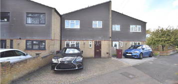 Terraced house to rent in Kingsley Close, Reading RG2