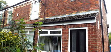 2 bed end terrace house to rent