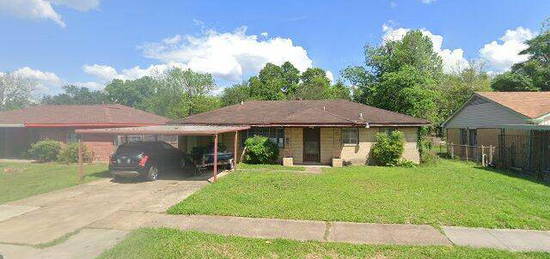 4836 Werner St, Houston, TX 77022