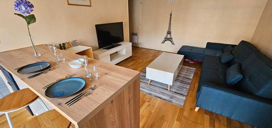 Grand Studio meublé 35m² avec Balcon et Parking