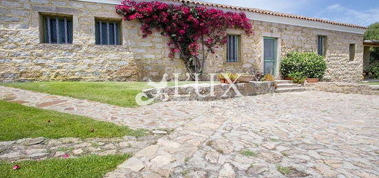 Casa indipendente in vendita in  Loc. Giovannicheddu s.n.c